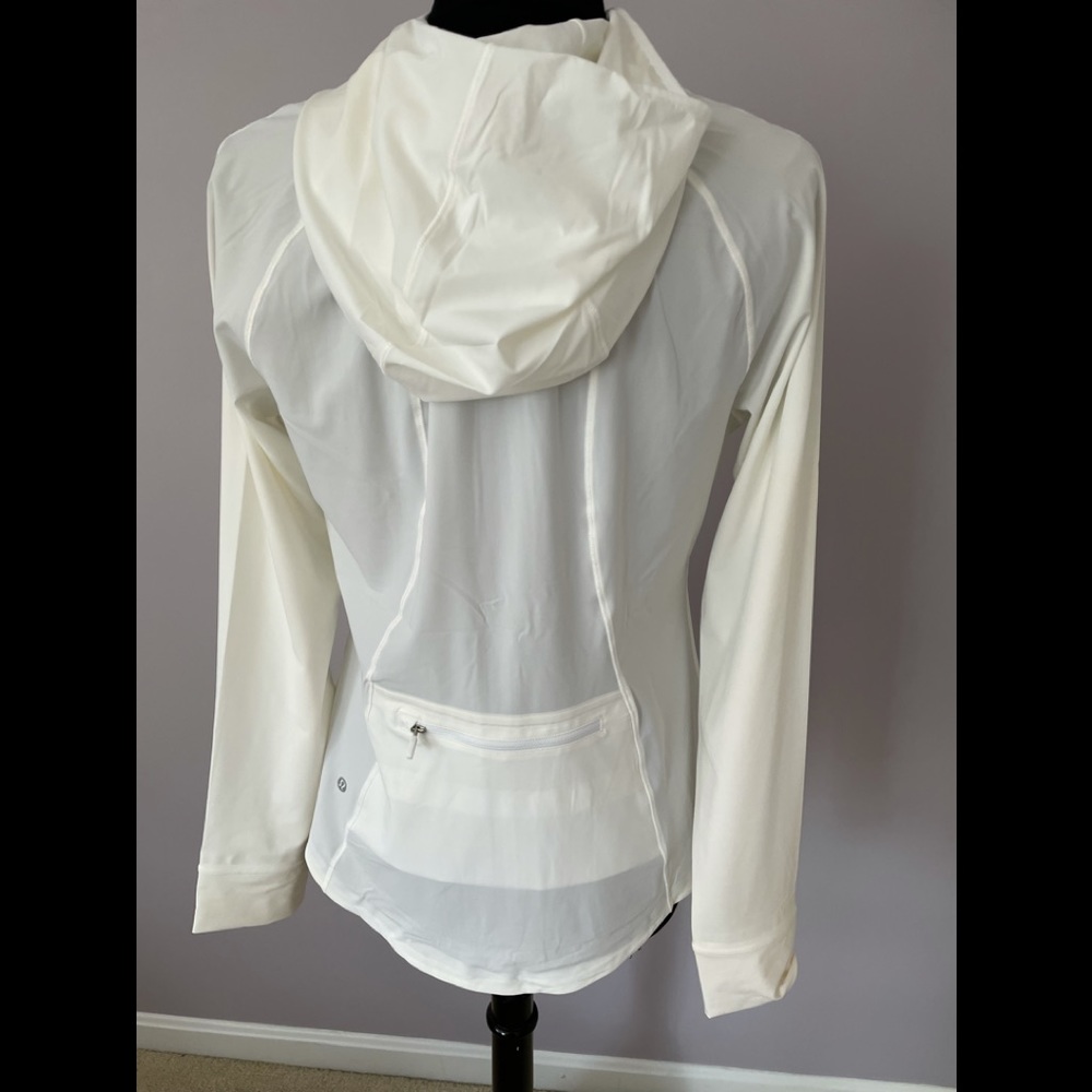 NWT Lululemon White Windbreaker 12- SOLD OUT